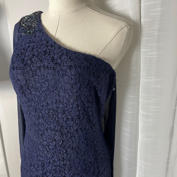 Adrianna Papell Navy Cape-Sleeved Evening Lace Gown One Shoulder Dress Size 6 - Picture 8 of 13